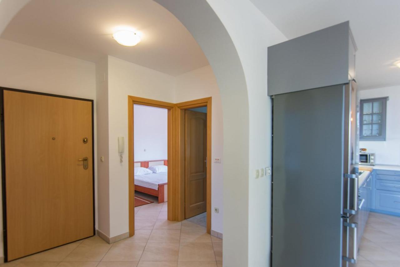 Apartment Jaspis Биоград на Мору Екстериор снимка