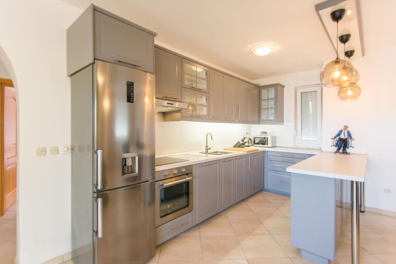 Apartment Jaspis Биоград на Мору Екстериор снимка